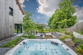 Maison de vacances pour 9 avec jacuzzi et sauna  Amel, Hautes Fagnes