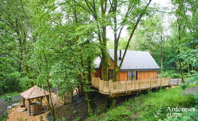 Cabane dans les arbres  Bertrix, Ardenne