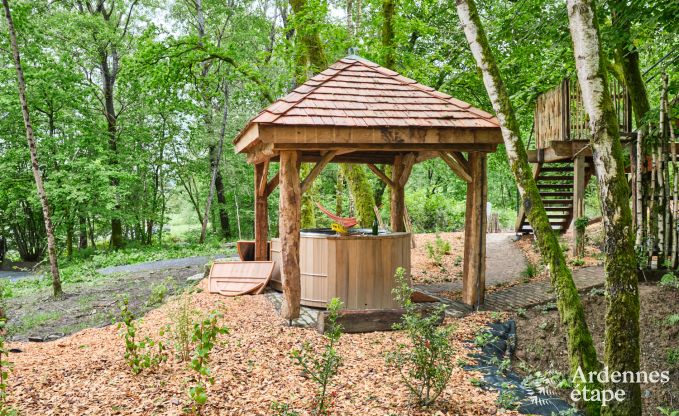 Cabane dans les arbres  Bertrix, Ardenne