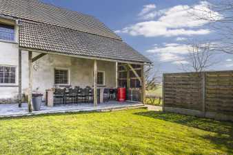 Maison de vacances dans l'Ardenne pour 10 personnes (Bllingen)