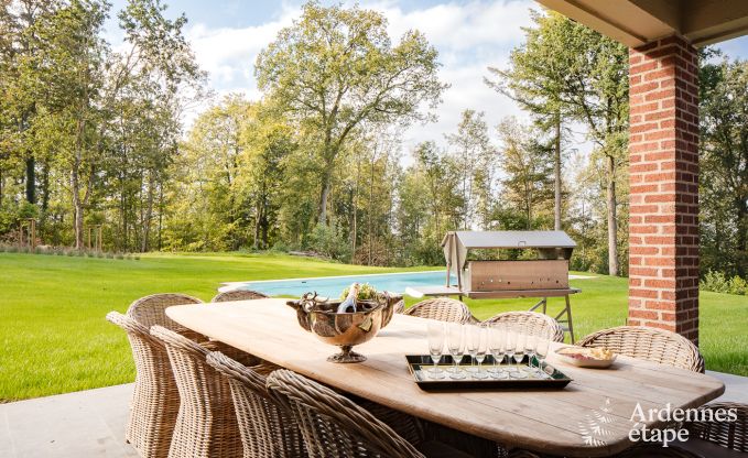 Spacieuse maison de vacances avec piscine  Dinant, Ardenne