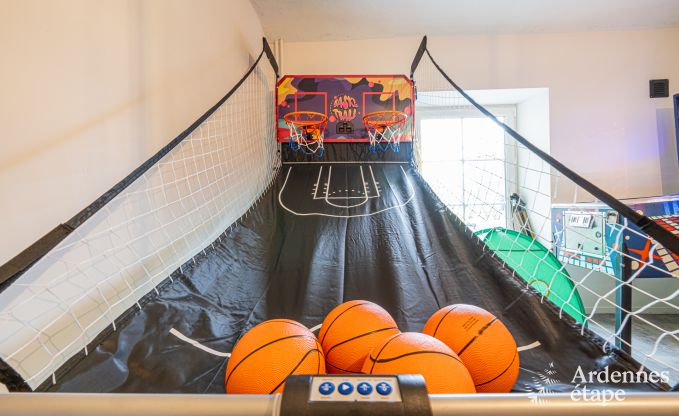 Maison de vacances  Man pour 14 personnes prs de Durbuy avec piscine, bar, salle de jeux et jardin priv