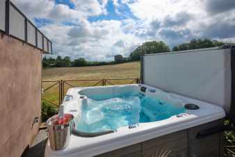 Cottage pour 2  Marche-en-Famenne avec jacuzzi et sauna - Au cur de l'Ardenne, idal pour couples