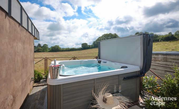 Cottage pour 2 personnes  Marche-en-Famenne avec jacuzzi et sauna au cur de l'Ardenne, idal pour couples avec animal