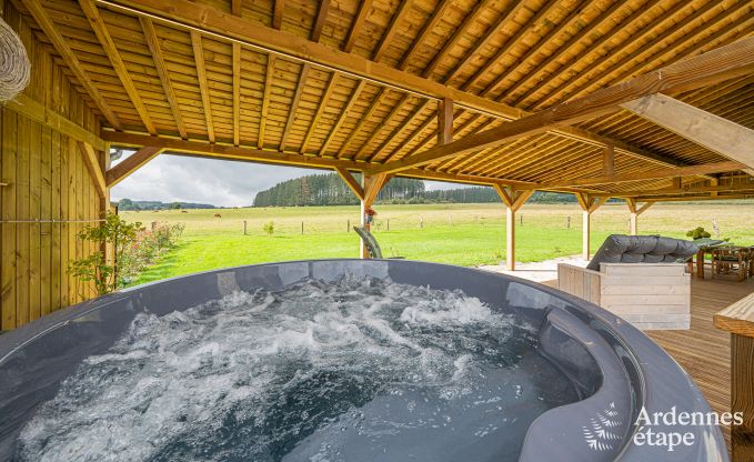 Maison de vacances conviviale  Paliseul avec bain  remous, adapte aux groupes et aux familles, entoure par la nature