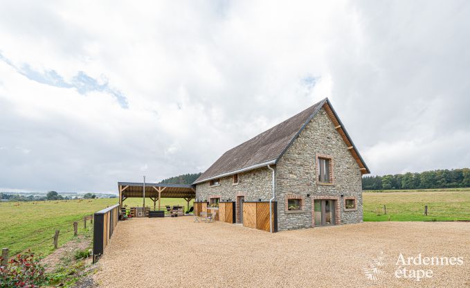 Maison de vacances conviviale  Paliseul avec bain  remous, adapte aux groupes et aux familles, entoure par la nature