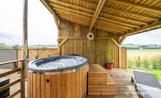 Maison de vacances conviviale  Paliseul avec bain  remous, adapte aux groupes et aux familles, entoure par la nature