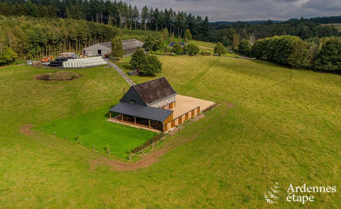 Maison de vacances conviviale  Paliseul avec bain  remous, adapte aux groupes et aux familles, entoure par la nature