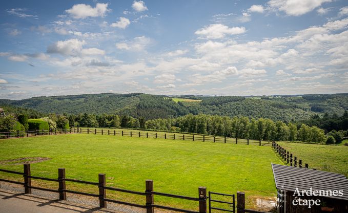 Maison de vacances moderne avec 5 chambres  Rochehaut, Ardenne