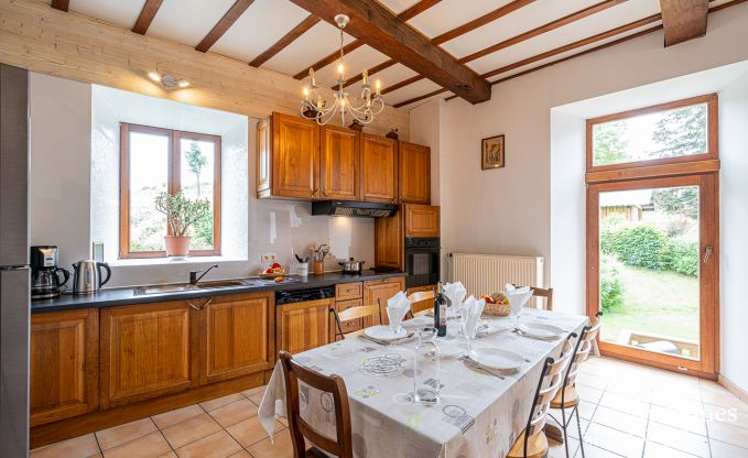 Maison de vacances confortable avec piscine  Sainte-Ode, Ardenne