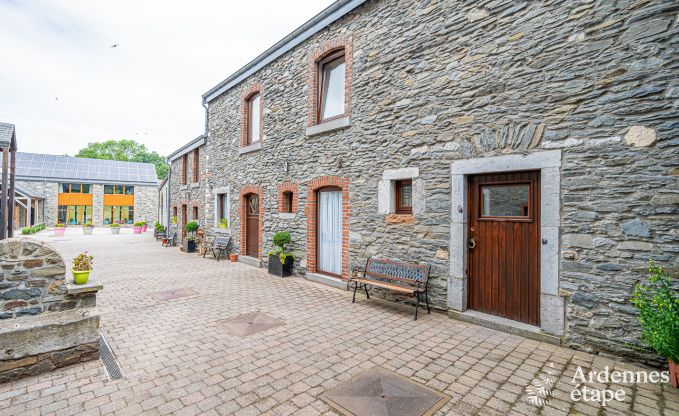 Maison de vacances confortable avec piscine  Sainte-Ode, Ardenne