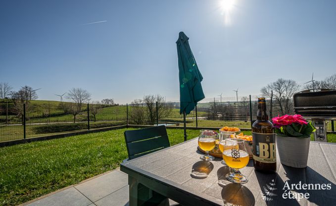 Maison de vacances conviviale avec piscine  Sainte-Ode, Ardenne