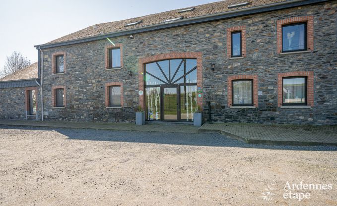 Maison de vacances conviviale avec piscine  Sainte-Ode, Ardenne