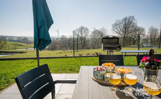 Maison de vacances conviviale avec piscine  Sainte-Ode, Ardenne