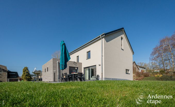 Maison de vacances conviviale avec piscine  Sainte-Ode, Ardenne