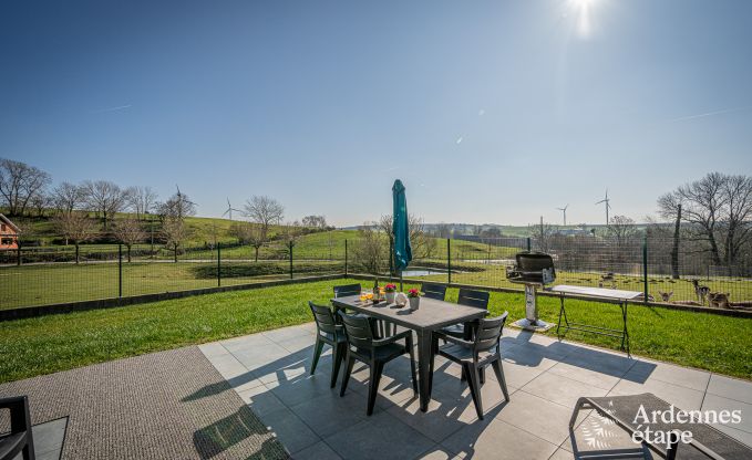 Maison de vacances conviviale avec piscine  Sainte-Ode, Ardenne