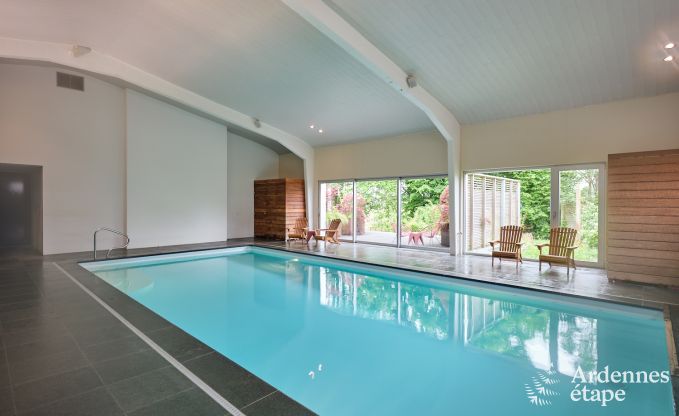 Gte luxueux avec centre de wellness et piscine privs  Vaux-sur-Sre