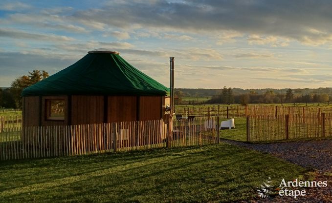 Yourte romantique  Vielsalm : sjour confortable avec jardin priv, terrasse et abri  vlos scuris