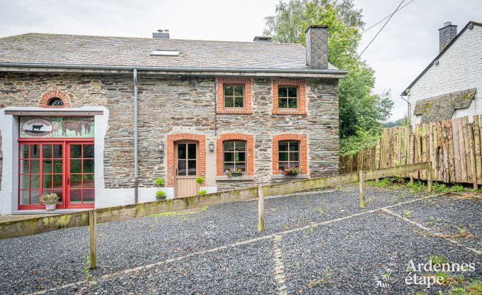 Maison de vacances  Vielsalm avec 5 chambres, salle de jeux, jardin priv et capacit pour 11 personnes