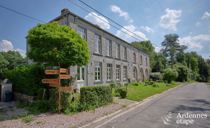 Maison de vacances confortable pour 10 personnes  Villers-en-Fagne avec sauna et pole  bois