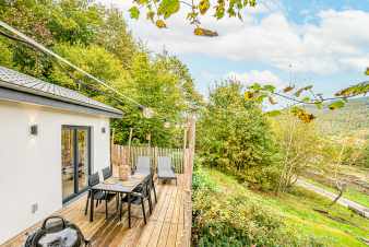 Maison de vacances  Vresse-sur-Semois : confort moderne, vue sur la Semois, idale pour une famille en Ardenne